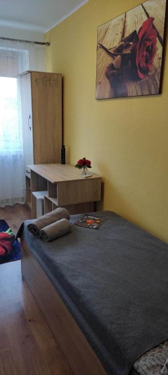 Posteľ alebo postele v izbe v ubytovaní HOSTEL Róża