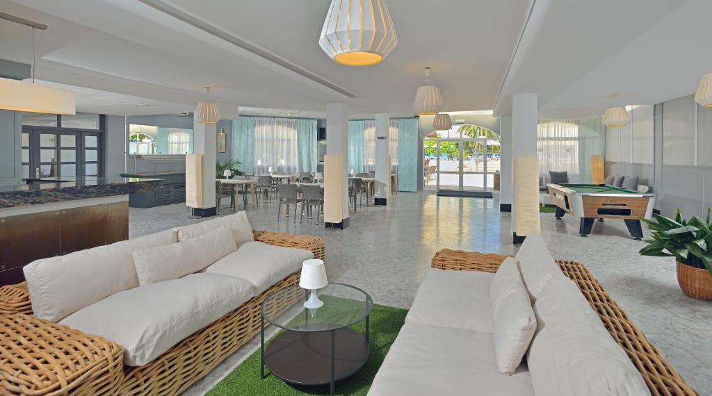 Posedenie v ubytovaní Sol Lunamar Palmanova Apartamentos - Adults Only