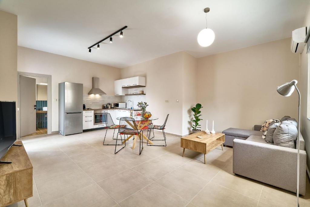 A kitchen or kitchenette at Friday Collection