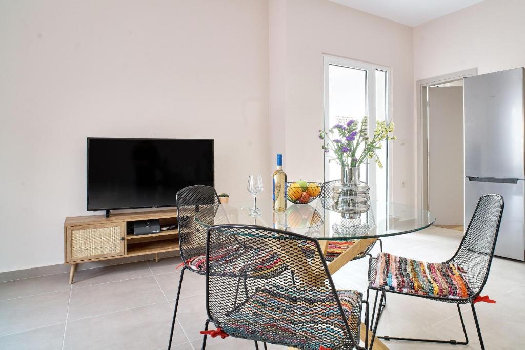 A television and/or entertainment centre at Friday Collection