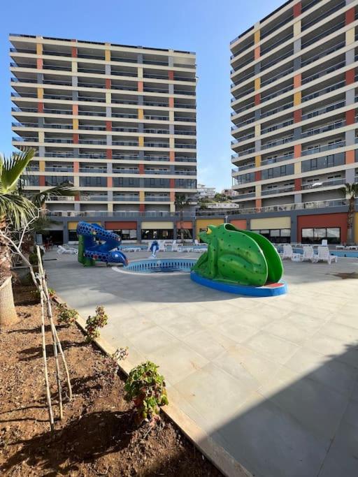 Sleeps 2, Apartment with Pool – AWZ 250, 2