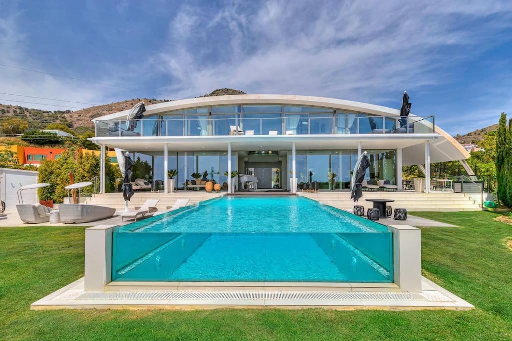 Villas Espectacular Villa in Higueron en Benalmádena, Andalucía