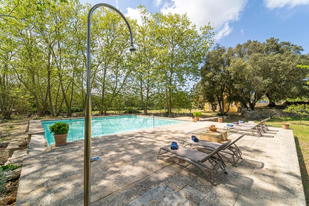 Bazén v ubytování Finca Boutique Can Regalat nebo v jeho okolí