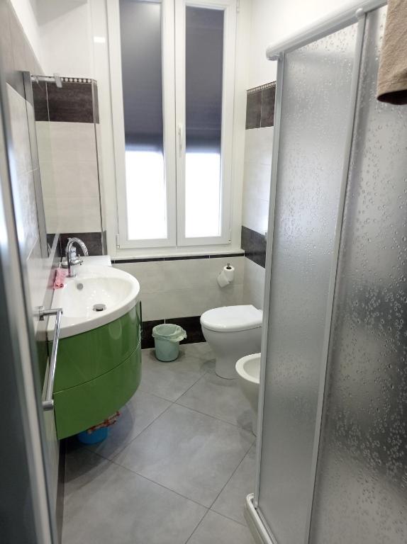 A bathroom at lamarmora9