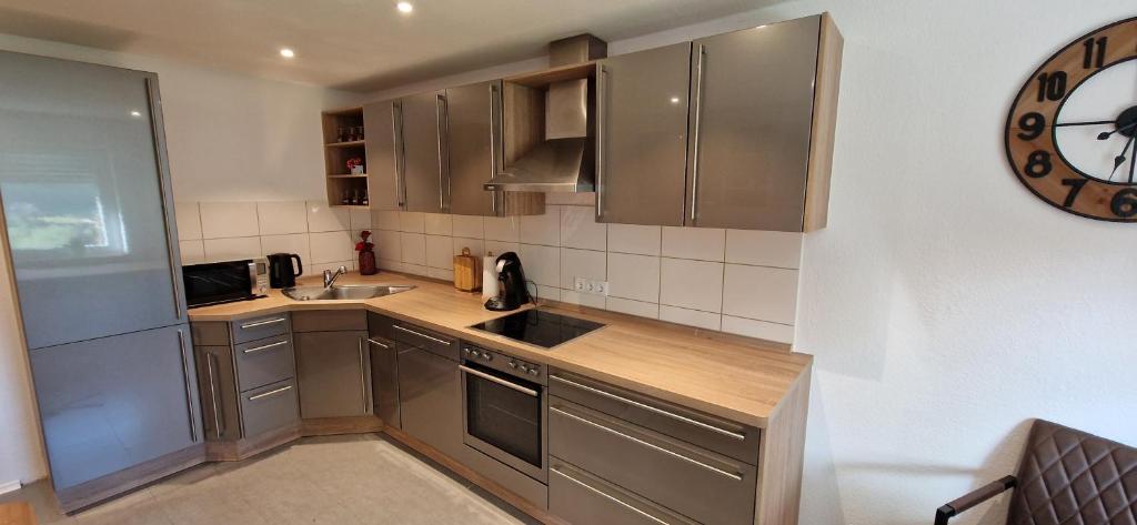Kuchyň nebo kuchyňský kout v ubytování Renatas Ferienwohnung Wohnung David