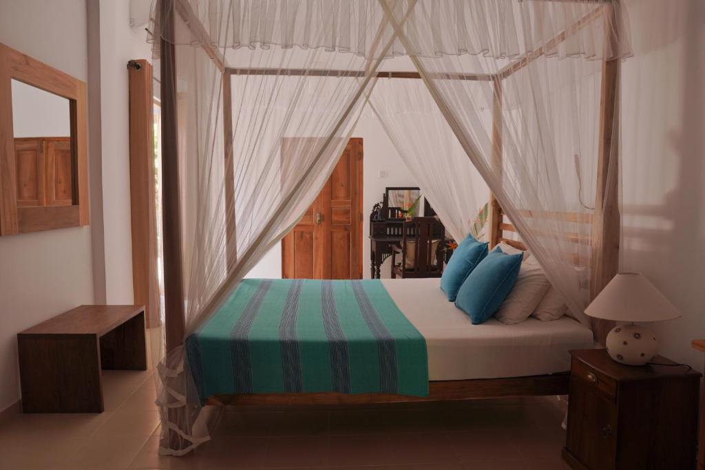 The Secret Guesthouse - 1