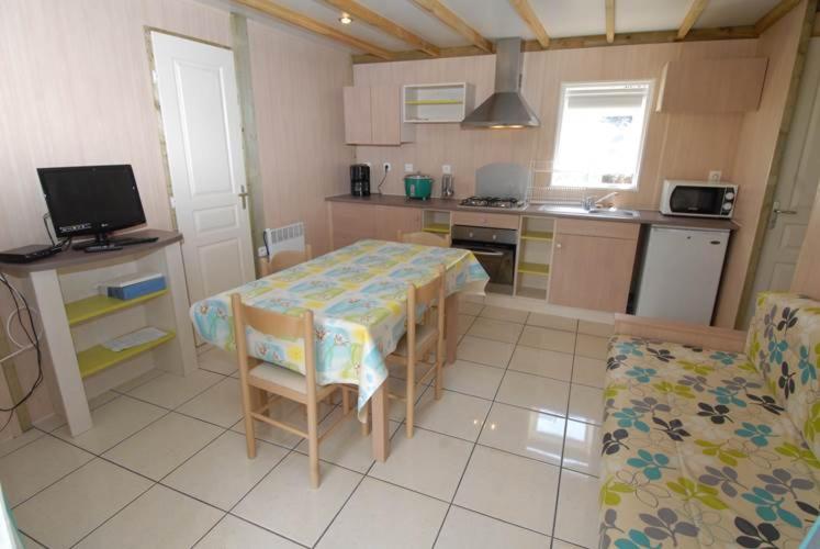 Kuchyň nebo kuchyňský kout v ubytování Gîte le Fouquet