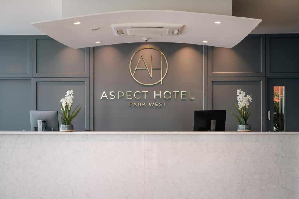 Vstupní hala nebo recepce v ubytování Aspect Hotel Park West