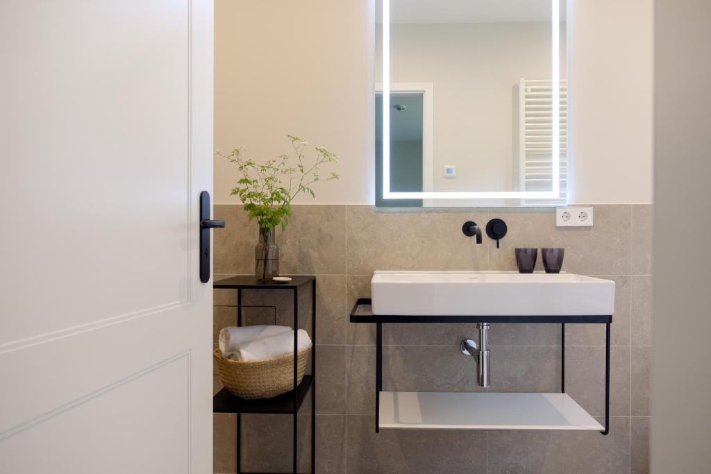Galeriebild der Unterkunft Park am See x Nattika Ayurveda, HOTEL HEALTH SPIRIT in Penzlin