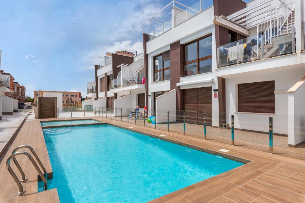 Bazén v ubytování Luxury apartment Salinas nebo v jeho okolí