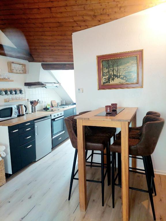 Kuchyňa alebo kuchynka v ubytovaní Chalet charm in the heart of the old town