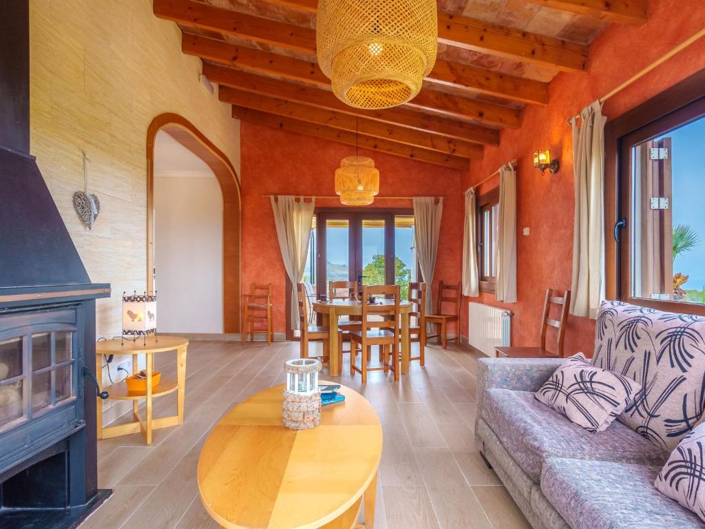 Гостиная зона в Villa Cala Torta Na Moli by Interhome