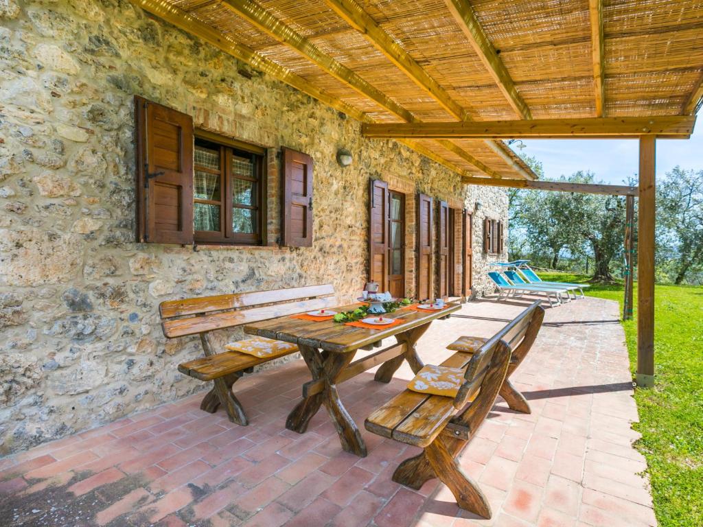 Ogród w obiekcie Holiday Home Il Fienile by Interhome