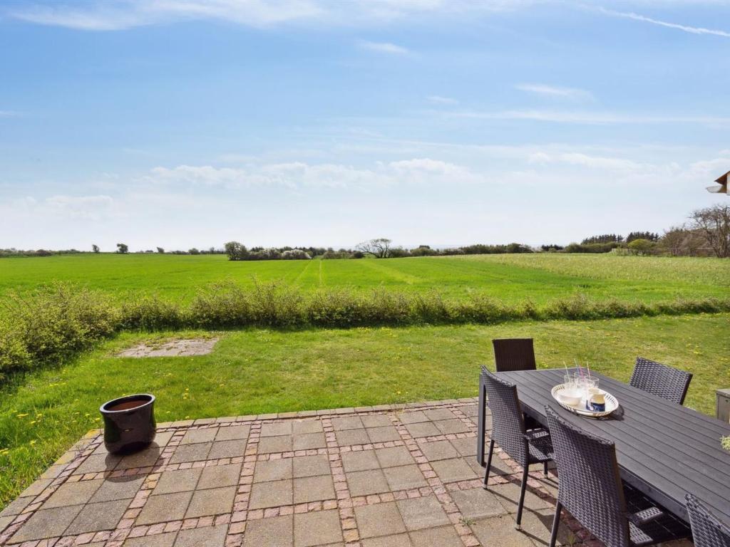 Zahrada ubytování Holiday Home Store - 700m from the sea by Interhome