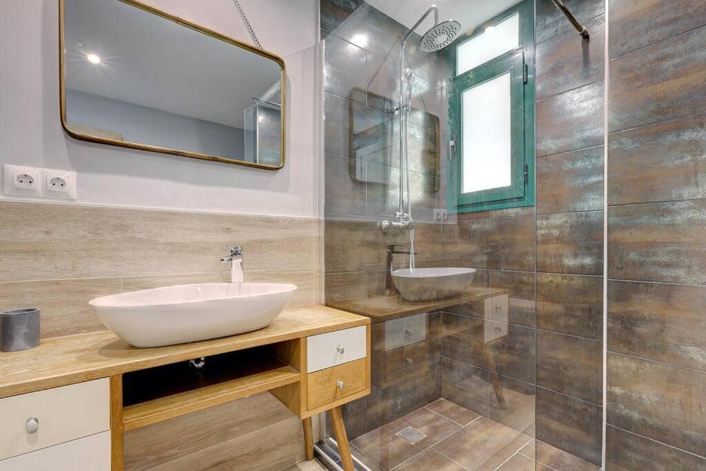 Łazienka w obiekcie 3 Bedroom Semi Detached Villa with Stunning Views!