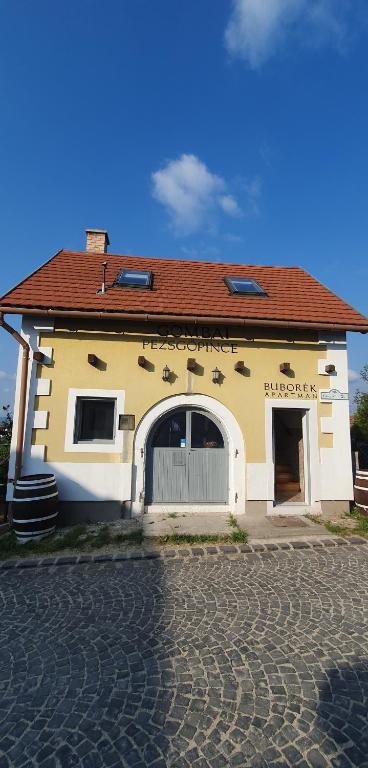 Budova, kde se apartmán nachází