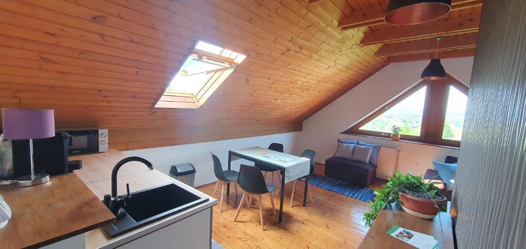 Kuchyň nebo kuchyňský kout v ubytování Buborék Apartman - Etyek