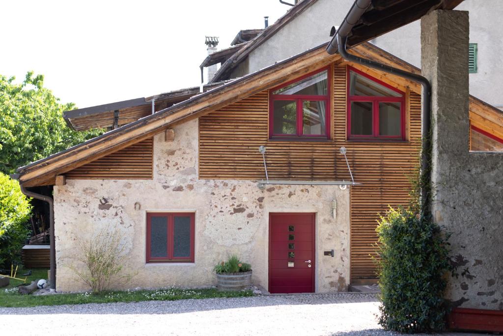 Gallery image of Ansitz Pastreinbach - Ferienhaus am Hof in Appiano sulla Strada del Vino