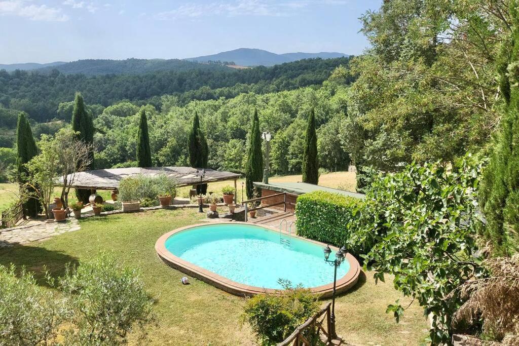 Bazén v ubytovaní Tuscan Escape Luxury 2 bedroom apartment with pool alebo v jeho blízkosti