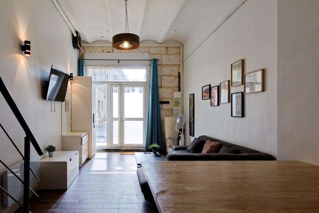 Sleep in Montpellier, Louise, centre, gare, 2 ch, Tram St-Denis