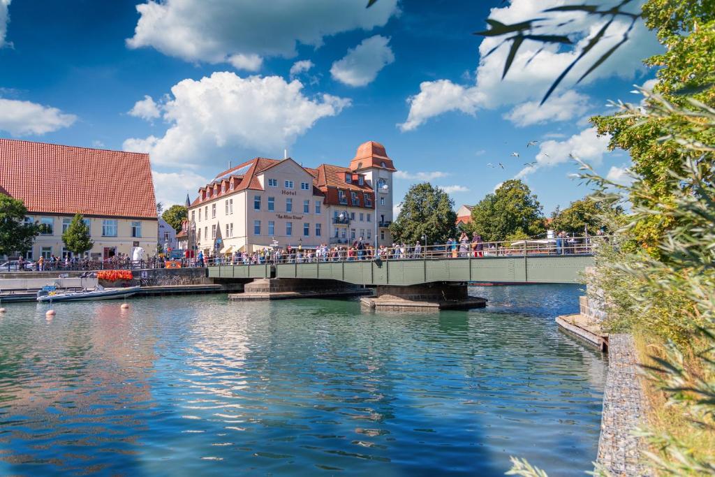 Výhled na řeku, která protéká v blízkosti hotelu