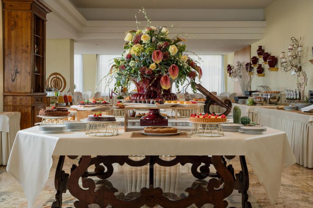 National Hotel - Resim 20