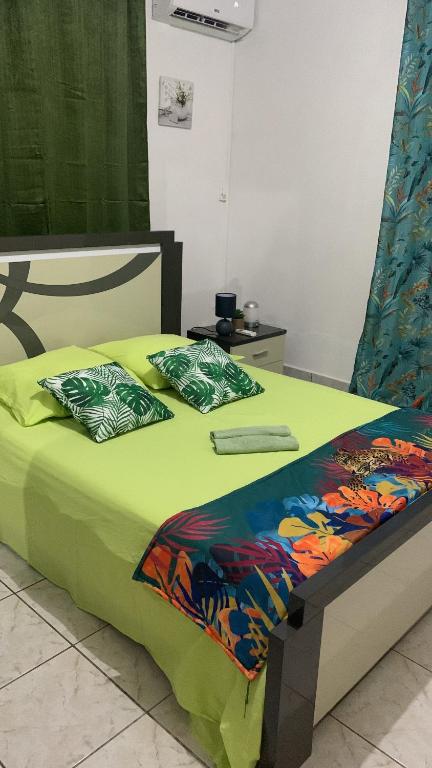 Postel nebo postele na pokoji v ubytování villa des aigles