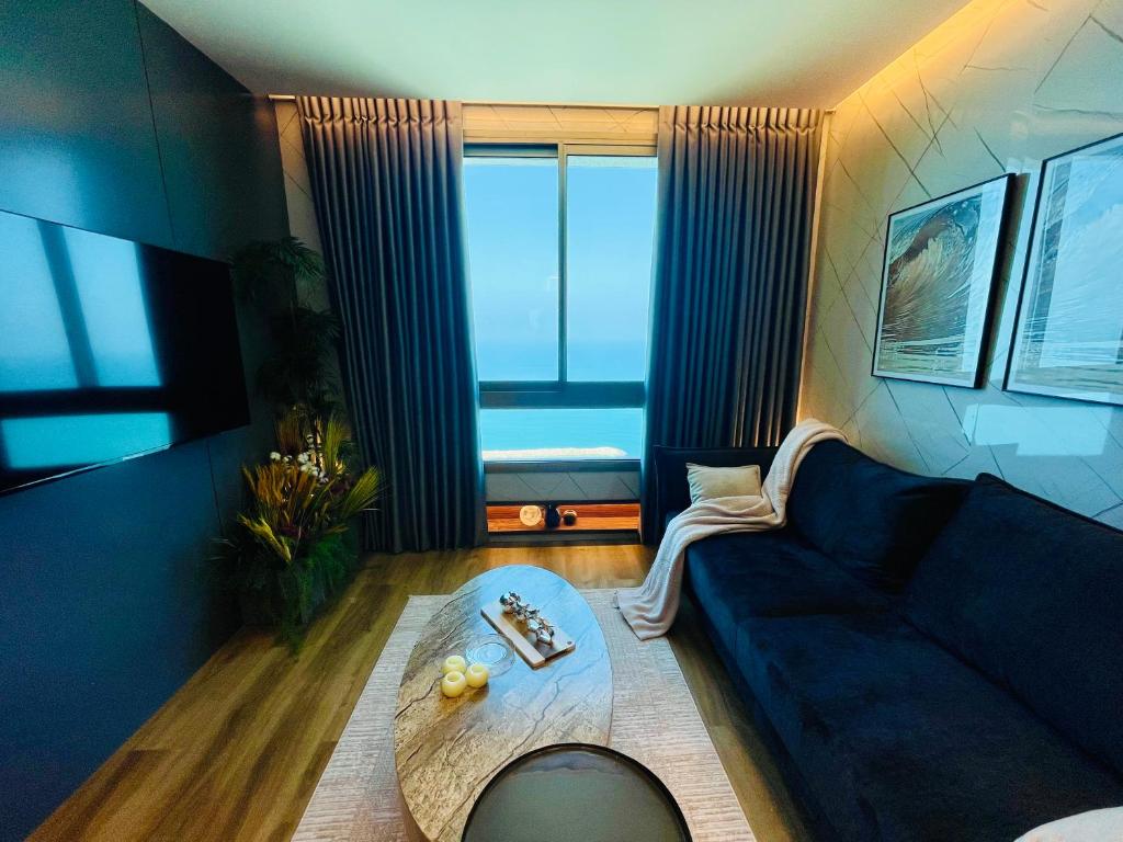 C Tower Apartments - Housity