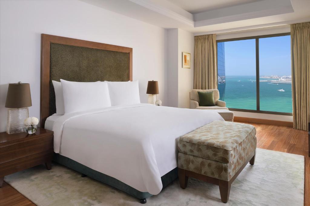 Mövenpick Hotel Jumeirah Beach - Royal Suite Partial Sea View With Balcony, Lounge Access, Breakfast, Refreshments & Evening Drinks And Canapés