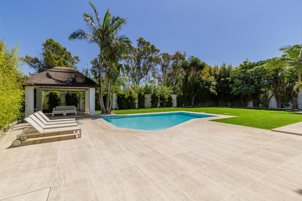 The swimming pool at or close to Holiday villa for rent in Marbella