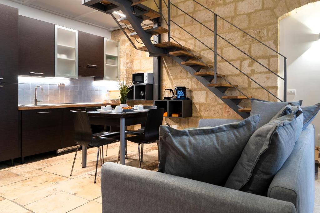 O zonă de relaxare la Stazione & Politecnico Stylish Apt with Netflix
