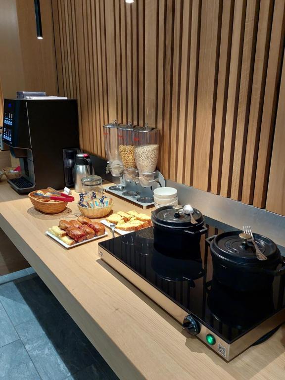 Logis Hotel du Parc-Restaurant - Le Rouget de Lisle - Superior Twin Room