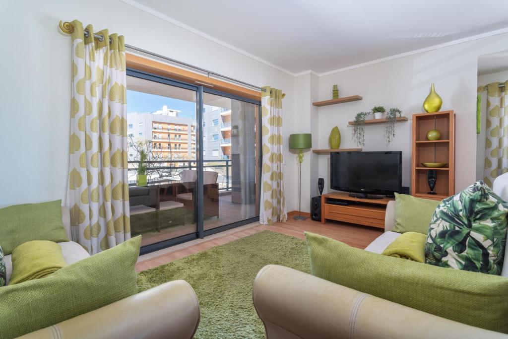 Privilege Apartment Santana with Rooftop Pool, Village Marina - Olhão