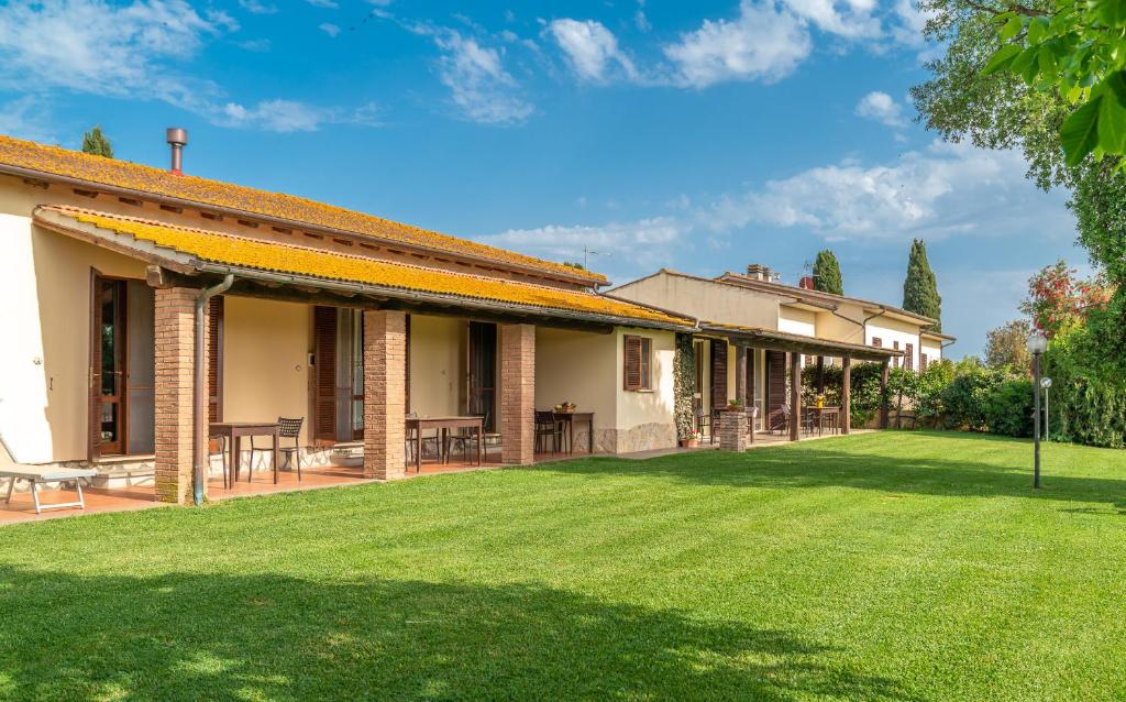 A garden outside Agriturismo Al Girasole