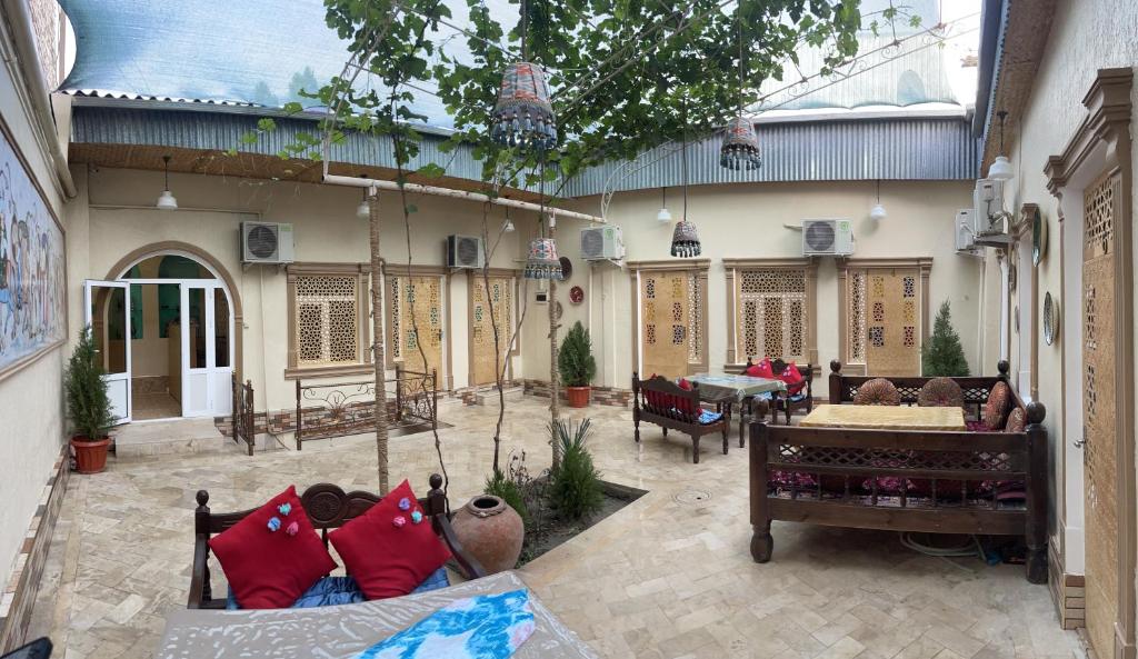 Patio nebo venkovní prostory v ubytování Habibi Bukhara
