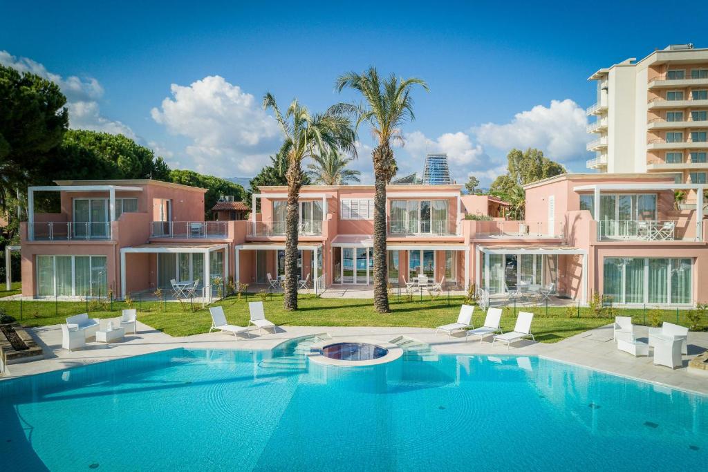 Πισίνα στο ή κοντά στο Appartamento Tramontana Portorosa - Residence Delfino