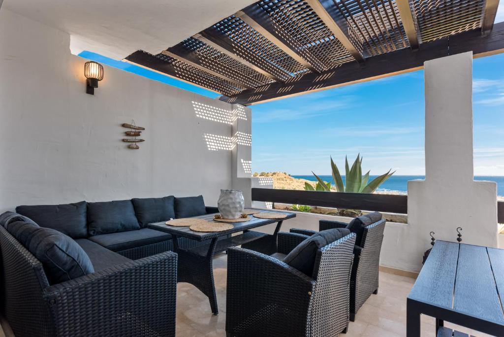 Posedenie v ubytovaní Calahonda family apartment by Costarentals - Ref 205