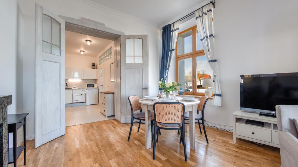 Kuchyňa alebo kuchynka v ubytovaní Apartamenty Sun & Snow Traugutta Plaża