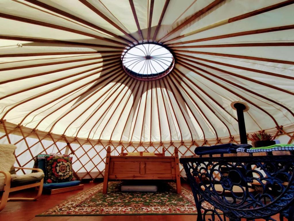 Beautiful Yurt with stunning South Downs views - Tent