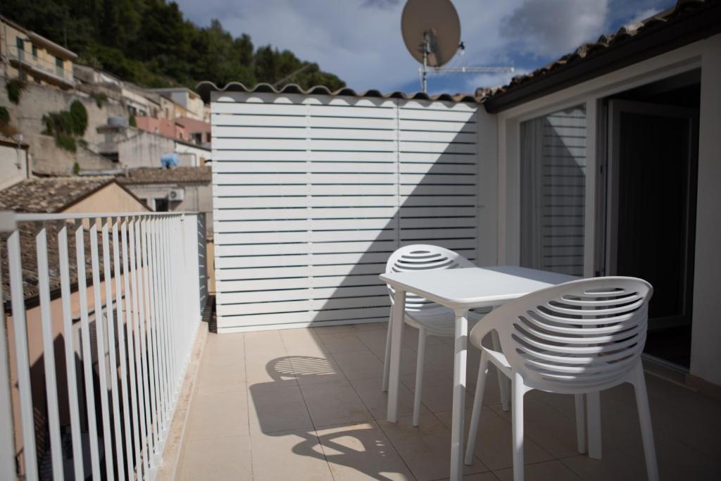 A balcony or terrace at CASA MAIOLICA