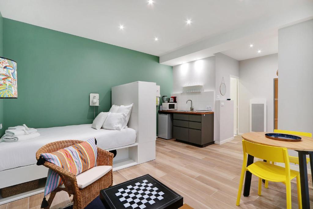 Pick A Flat's Apartment near Eiffel Tower - Allée Marguerite Yourcenar