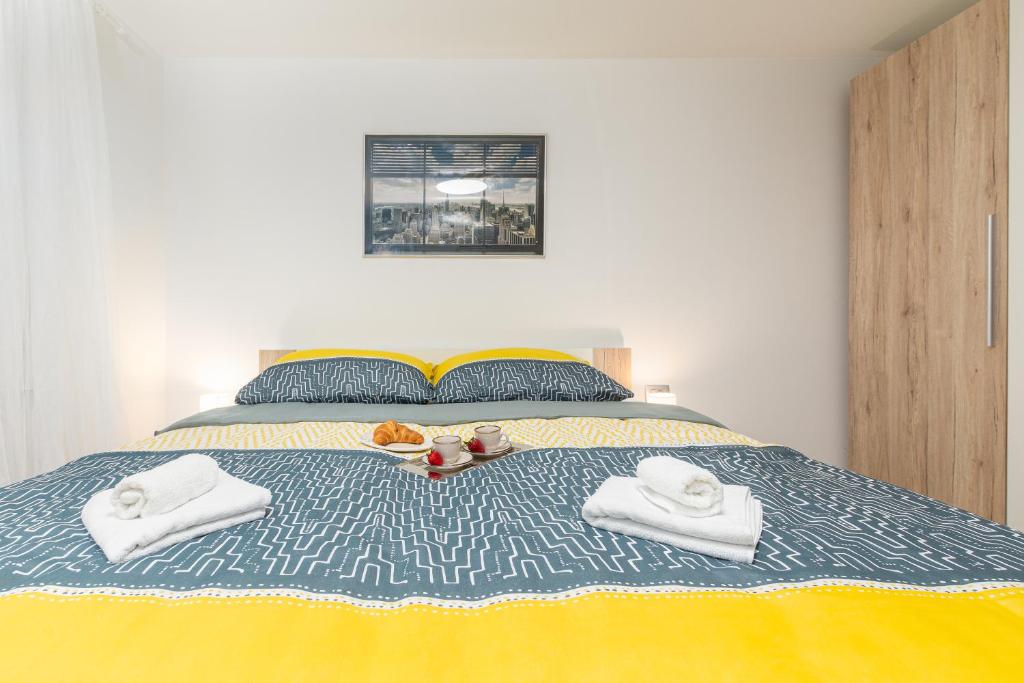 Postel nebo postele na pokoji v ubytování Apartment Ena Near Pula Amphitheater