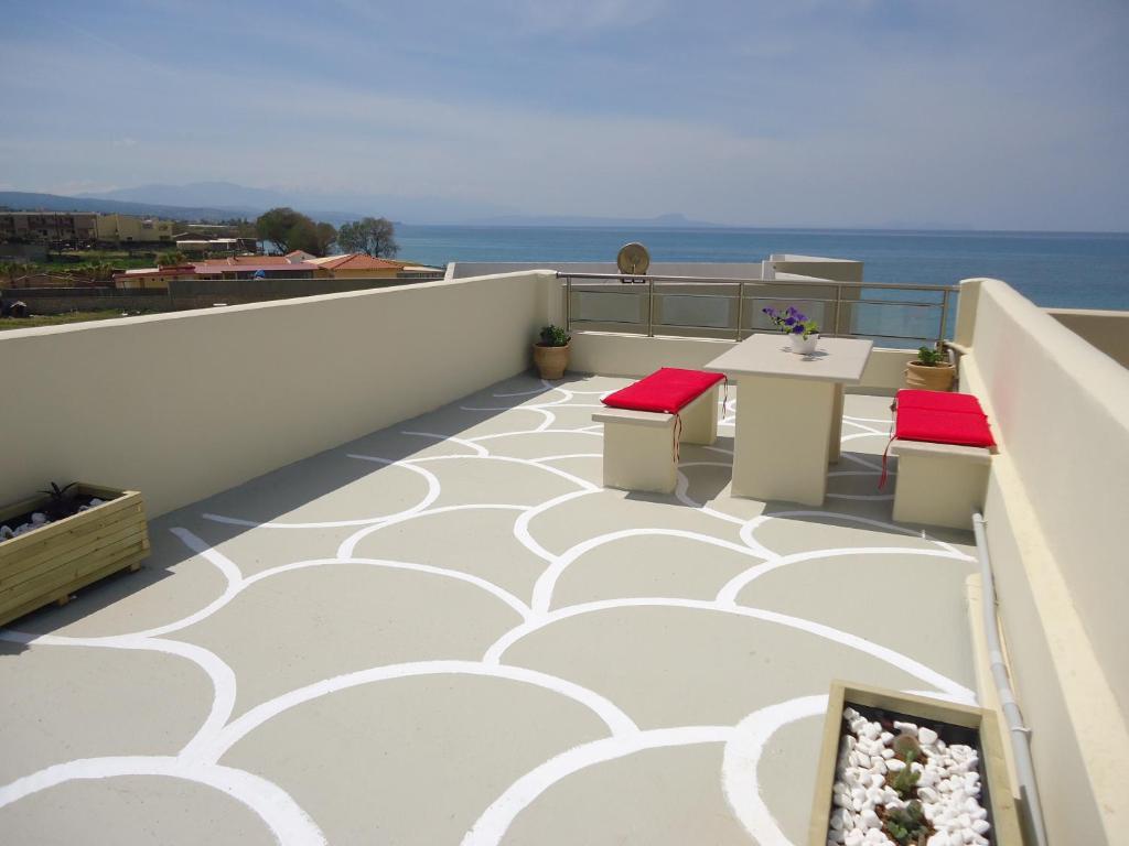 Balkón nebo terasa v ubytování Almyra Apartments & Suites