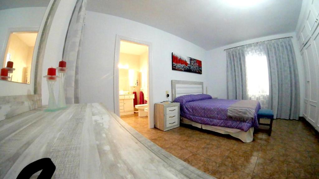 Posteľ alebo postele v izbe v ubytovaní Spacious House with Private Pool in Vera, 420 sqm