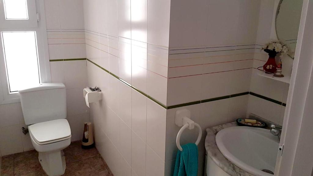 Kúpeľňa v ubytovaní Spacious House with Private Pool in Vera, 420 sqm