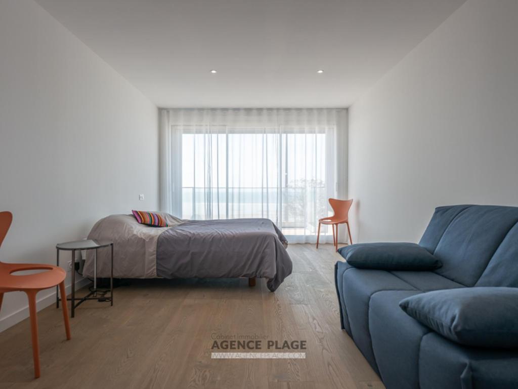 Posedenie v ubytovaní Maison avec Garage & WIFI au Centre des Sables-d'Olonne - FR-1-197-565