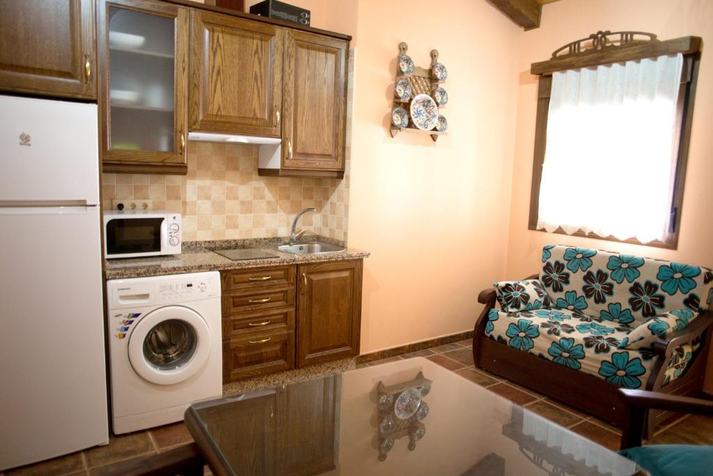 Una cocina o zona de cocina en One bedroom house at Alcantara