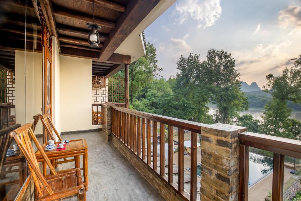 Yangshuo River Lodge Hotel-Free pick up from Yangshuo Area over three nights - Deluxe River View Family Room