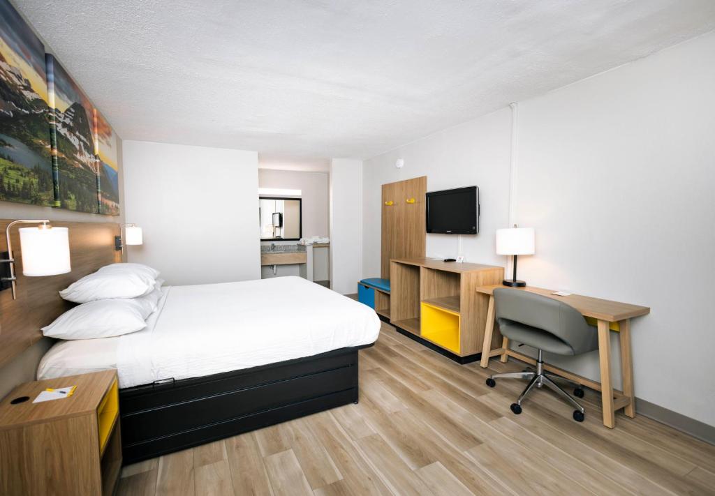 Days Inn by Wyndham Cincinnati East - Chambre Double Moderne - Fumer