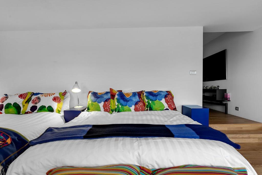 Postel nebo postele na pokoji v ubytování SK52 by the Sea, Unique spacious luxury, HG-17071